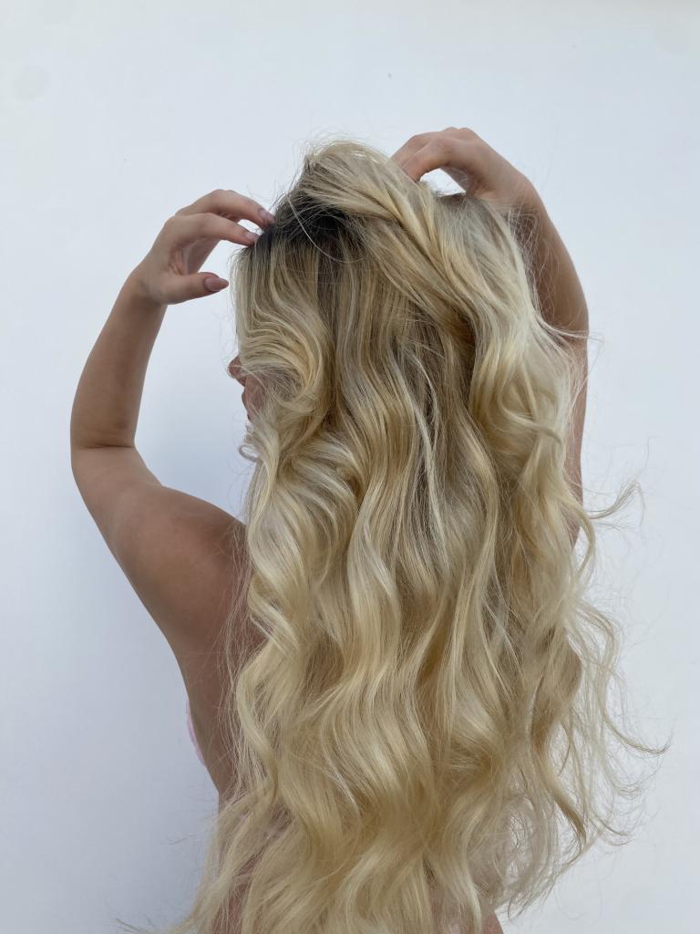 How I Turned My Hallway into a Salon and Made $2500 a Week