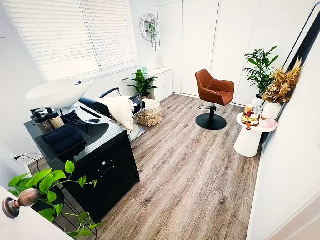Customer salon S34
